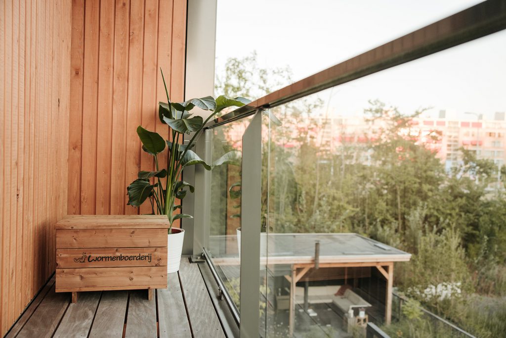 wormenhotel op balkon